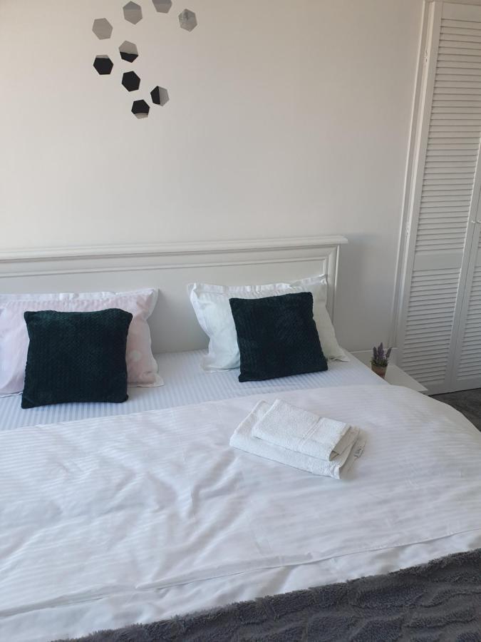 Apartament Tiron In Centru Orasului Gura Humorului Ngoại thất bức ảnh