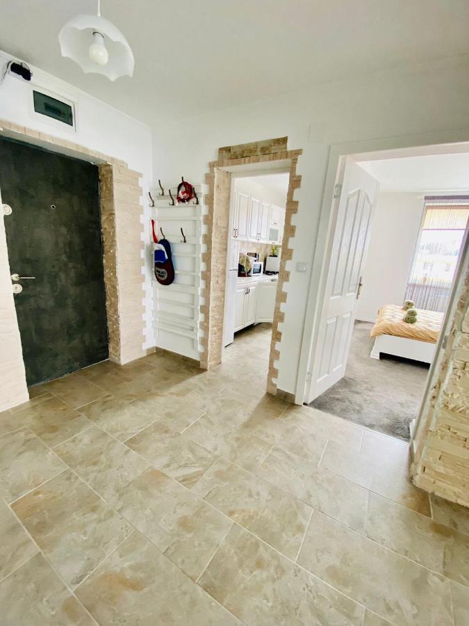 Apartament Tiron In Centru Orasului Gura Humorului Ngoại thất bức ảnh